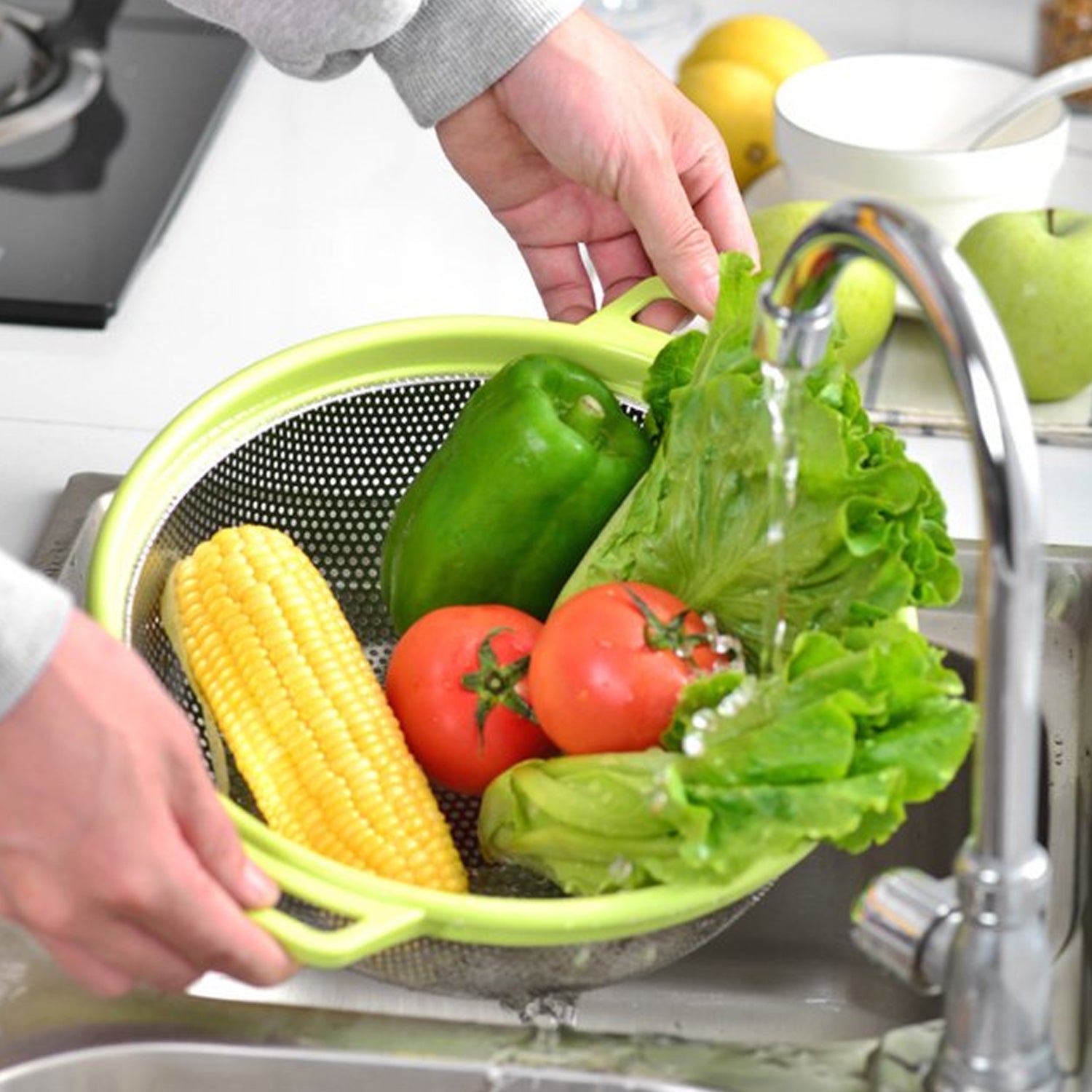 7147 Big Stainless Steel Colander with Handle, Large Metal Mesh Basket Strainer for Pasta, Spaghetti, Berry, Veggies, Fruits,  Kitchen Food Colander, Dishwasher Safe (1 pc )