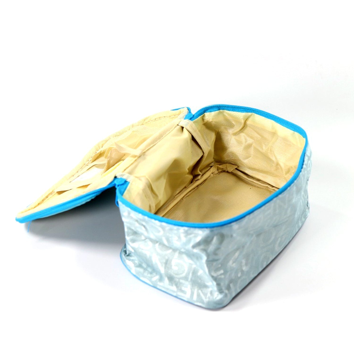 6228 PORTABLE MAKEUP BAG WIDELY USED BY WOMEN’S FOR STORING THEIR MAKEUP EQUIPMENT’S AND ALL WHILE TRAVELLING AND MOVING. 